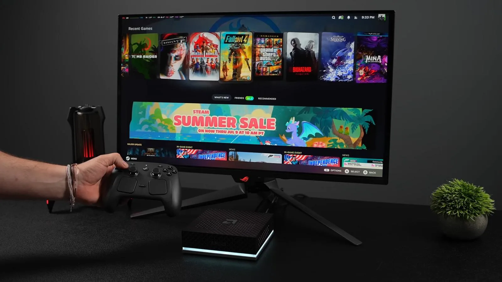 Что будет, если Ryzen AI Halo превратить в Steam Machine? Блогер протестировал этот мини-ПК со SteamOS

Он намного быстрее продукта Valve, но и сильно дороже Автор канала ETA PRIME решил установить SteamOS на мини-ПК Ryzen AI Halo и сравнить получившееся решение со Steam Machine. Напомним, Valve теперь позволяет установить SteamOS на любой ПК, хотя нормальные драйверы пока есть только для видеокарт Radeon. Ryzen AI Halo по своим параметрам заметно мощнее Steam Machine, так что неудивительно, что он быстрее и в играх.

Скриншот видео Правда, разница не всегда очень велика. В частности, в разрешении Full HD Ryzen AI Halo опережает Steam Machine на 17-24%, тогда как в 4K разница уже достигала 23-50%. Хотя всего было протестировано лишь три игры. Напомним, в основе Ryzen AI Halo лежит 16-ядерный Ryzen AI Max+ 395 на архитектуре Zen 5 с iGPU Radeon 8060S, который имеет 2560 потоковых процессоров на архитектуре RDNA 3.5. А у Steam Machine полузаказной APU с шестью ядрами Zen 4 и iGPU с 1792 потоковыми процессорами на архитектуре RDNA 3. К тому же платформа консоли Valve ещё и сильно ограничена по TDP: 30 Вт для процессора и 110 Вт для iGPU. "AMD Ryzen AI Halo - это фантастический мини-ПК для локального ИИ". Авторы Phoronix протестировали новинку AMD за 4000 долларов Также стоит иметь в виду, что, хотя Steam Machine все ругают за высокую цену, Ryzen AI Halo стоит более чем втрое дороже, да и любой мини-ПК на Ryzen AI Max будет намного дороже.

С другой стороны, в своё время такие системы можно было купить по цене примерно от 1500-1800 долларов, что уже не особо дороже Steam Machine сейчас.

#технологии #steam_machine #ryzen_ai_halo #steam_os #минипк
