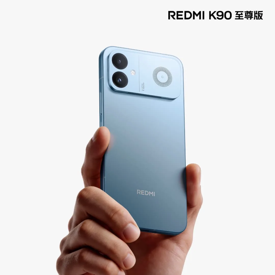 Redmi K90 Ultra рассекретили за несколько часов до анонса: аккумулятор 8550 мА·ч, звук Bose, экран 165 Гц и защита IP69

Инсайдер раскрыл почти все характеристики Инсайдер Digital Chat Station опубликовал полный список ключевых характеристик Redmi K90 Ultra. По его данным, смартфон оснастят 6,83-дюймовым плоским дисплеем с разрешением 1,5K, частотой обновления 165 Гц и панелью на основе материала M10. Корпус получит металлическую рамку, а также защиту от воды и пыли IP68 и IP69. В основу устройства ляжет однокристальная система Snapdragon 8 Elite. Также смартфон получит фирменный графический чип D2 и активную систему охлаждения с вентилятором, что должно обеспечить стабильную производительность при длительных игровых нагрузках.

За автономность будет отвечать аккумулятор ёмкостью 8550 мА·ч с поддержкой быстрой зарядки мощностью 100 Вт. Фото Redmi Среди других особенностей называются стереодинамики с настройкой Bose, крупный линейный вибромотор 0815 и ультразвуковой 3D-сканер отпечатков пальцев, встроенный в экран. Стоимость новинки пока не раскрывается.

#технологии #redmi_k90_ultra #смартфон #аккумулятор #стереодинамики